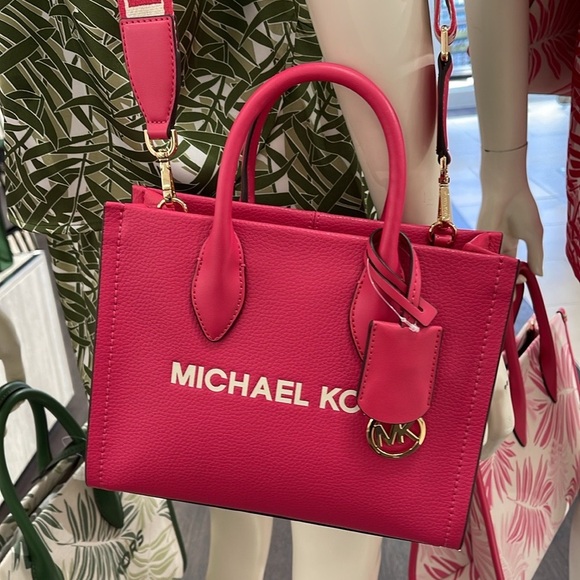 MICHAEL KORS
Mirella Small Pebbled Leather Crossbody Bag Tote 
Electric Pink
NWT - Picture 15 of 16